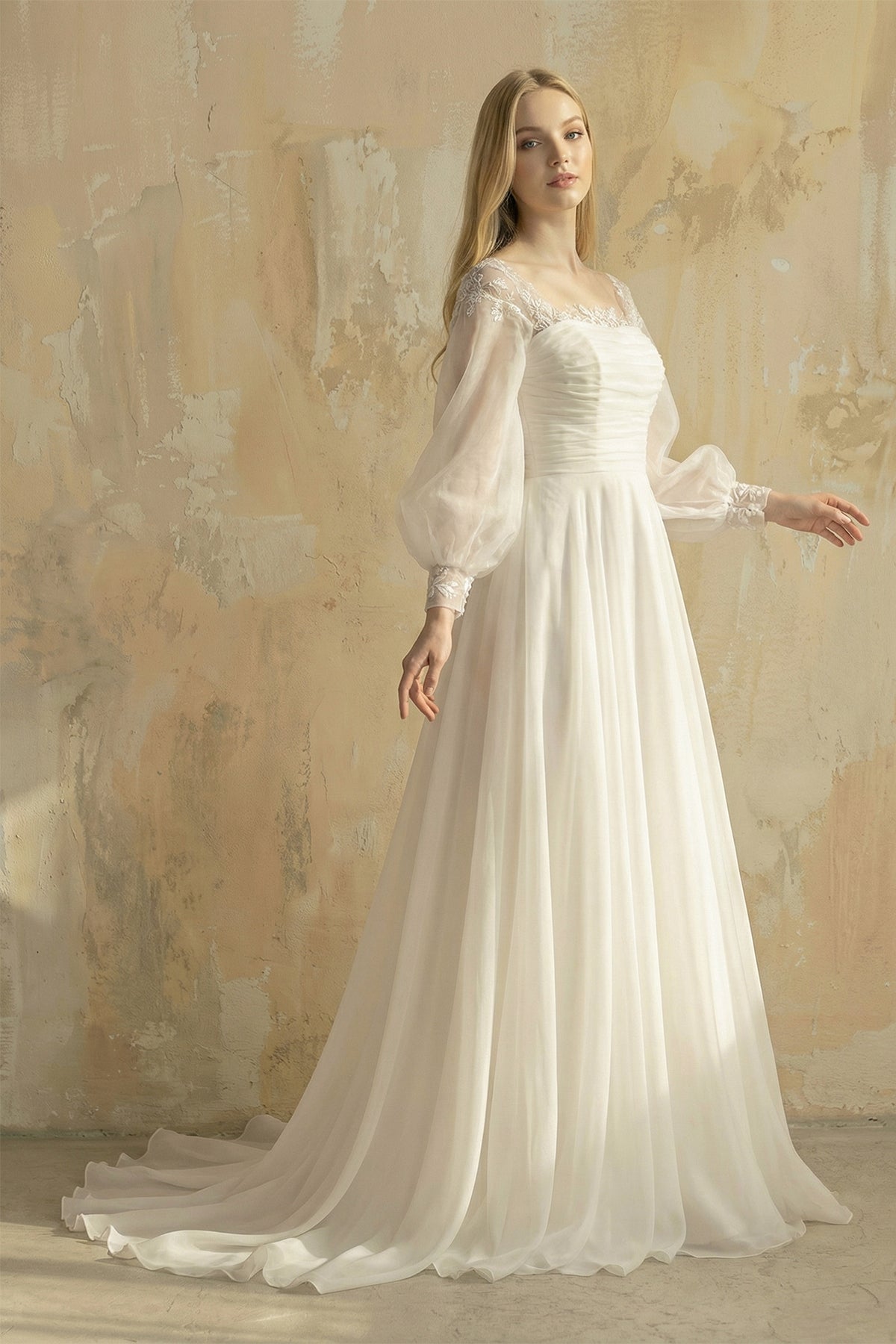 Robe de mariée ivoire trapèze en organza à épaules dénudées manches longues - Harana