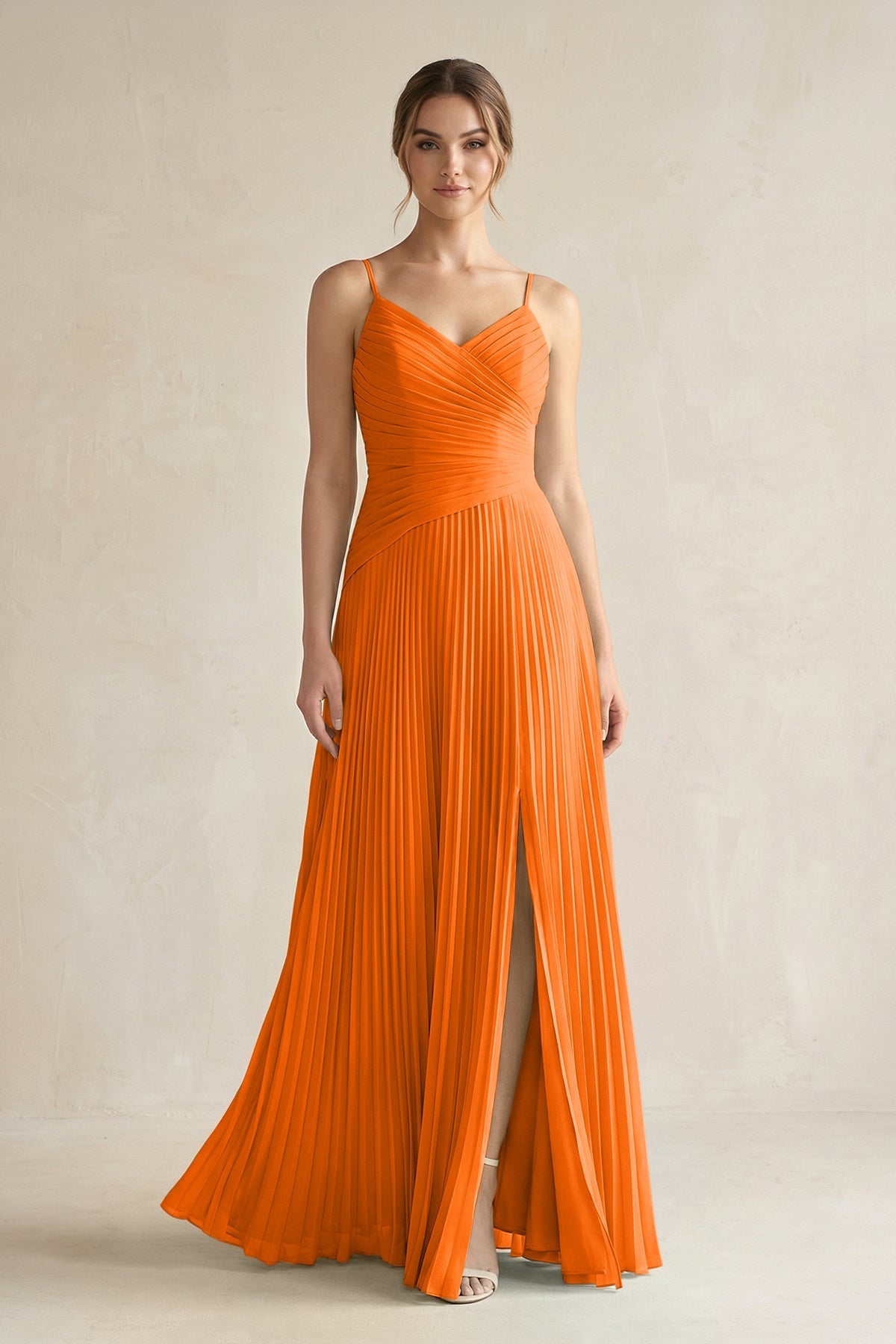 Robe longue orange en mousseline coupe trapèze plissée - Harana