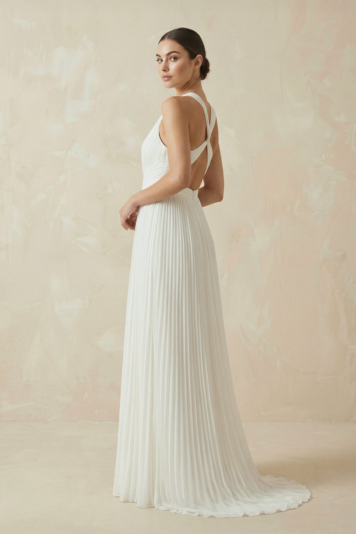 Robe de mariée ivoire fourreau mousseline dos nu sans manches - Harana