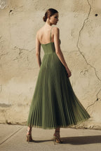 Robe longue olive à fines bretelles à corset plissée - Harana