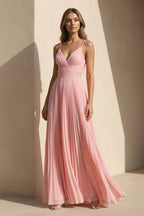 Robe longue rose à fines bretelles plissée - Harana