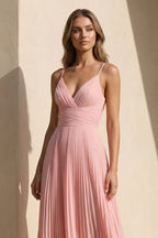 Robe longue rose à fines bretelles plissée - Harana