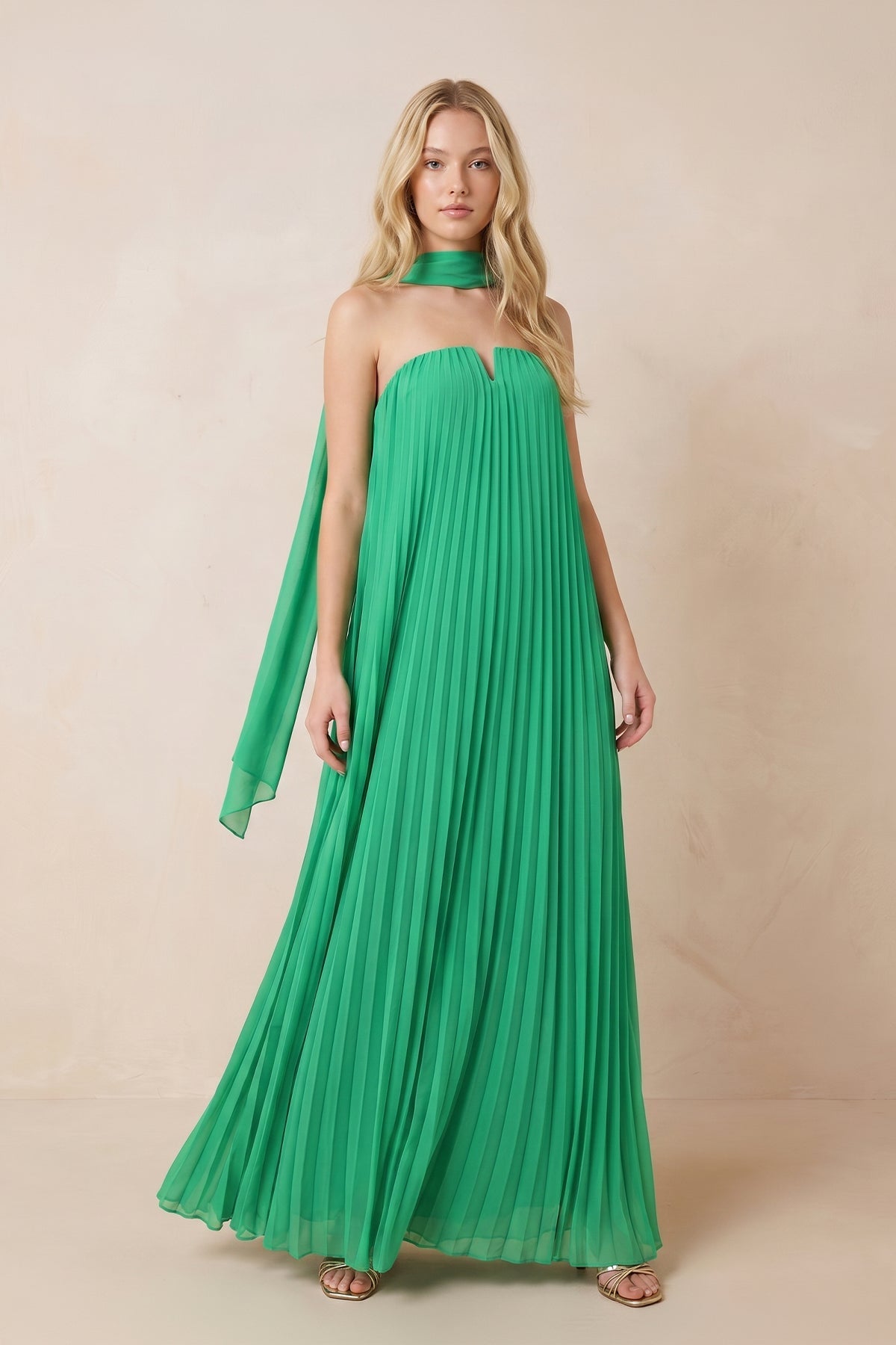 Ensemble deux pièces vert à jupe longue coupe trapèze bustier plissé avec étole assortie - Harana