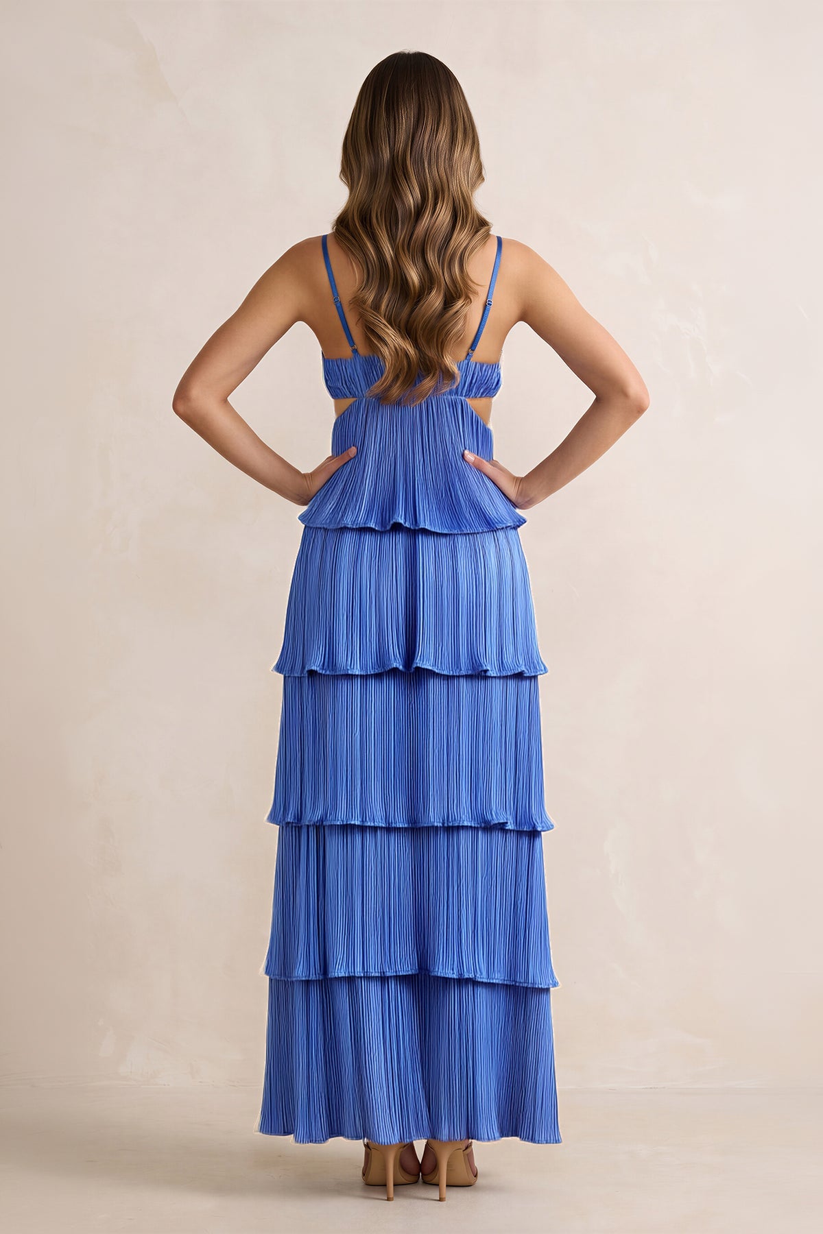 Robe bleue longue à décolleté cœur plissée avec ouverture goutte d’eau - Harana
