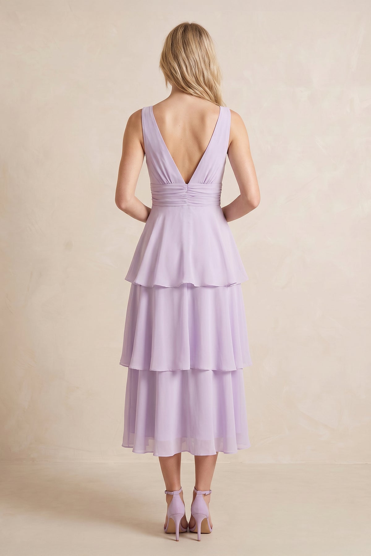 Robe lavande midi en mousseline coupe trapèze à décolleté plongeant ornée de volants - Harana