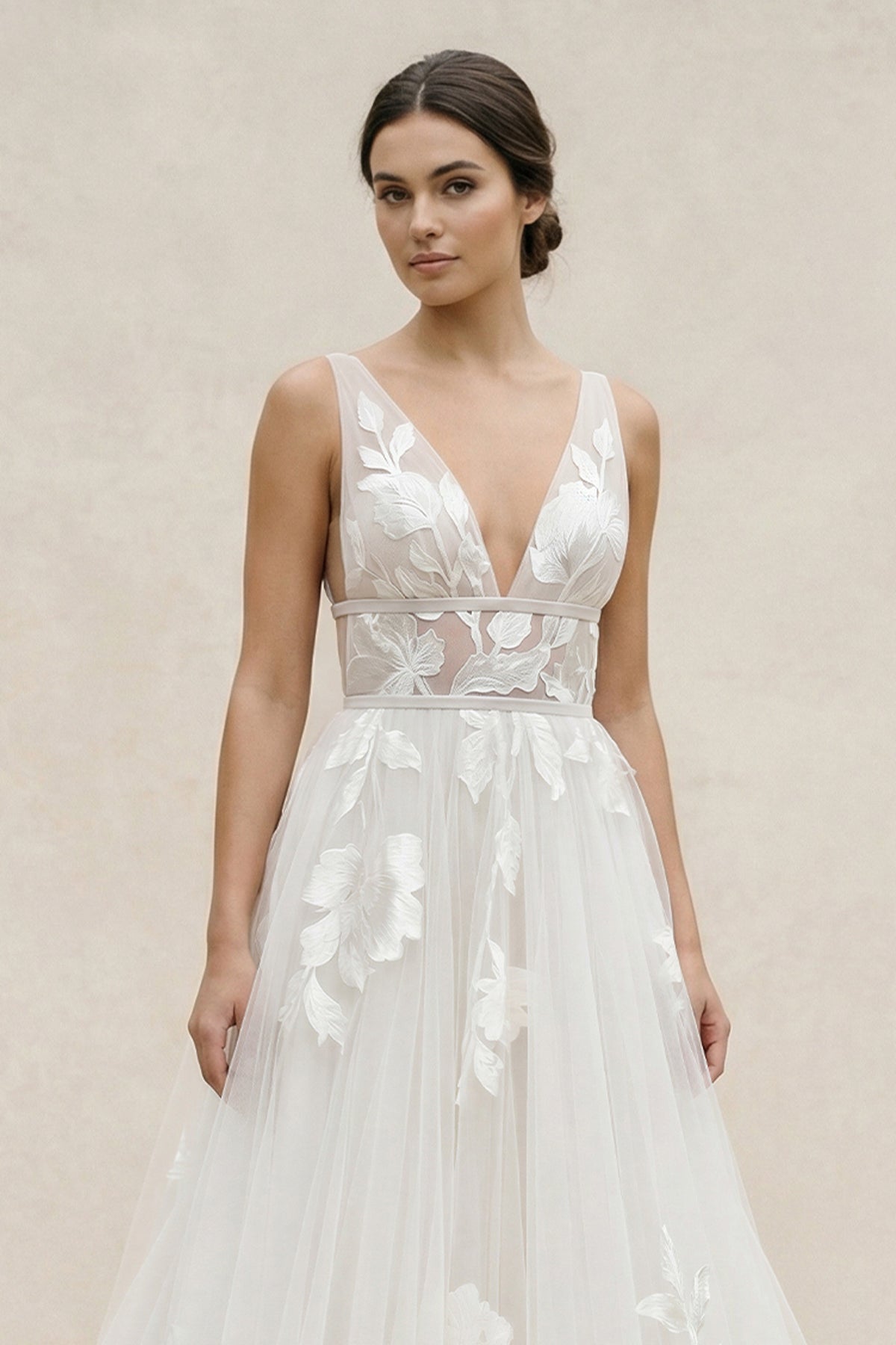 Robe de mariée ivoire trapèze en tulle sans manches à volants - Harana