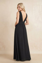 Robe noire longue en mousseline coupe trapèze à décolleté plongeant - Harana