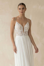 Robe de mariée blanche fourreau satinée à fines bretelles col V dos nu - Harana