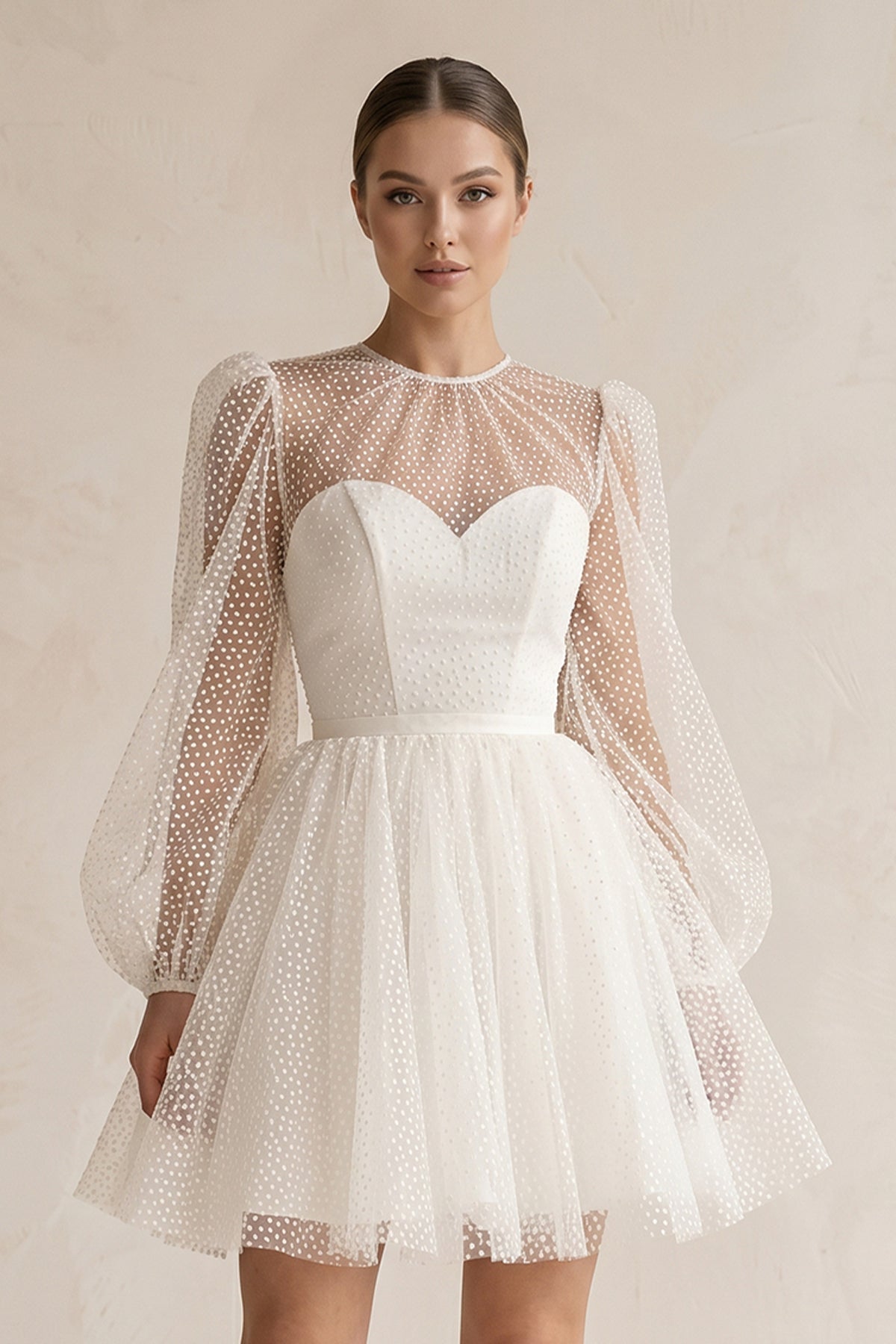 Robe de mariée blanche trapèze en dentelle manches longues effet illusion - Harana
