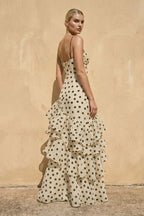 Robe longue champagne à fines bretelles à volants - Harana