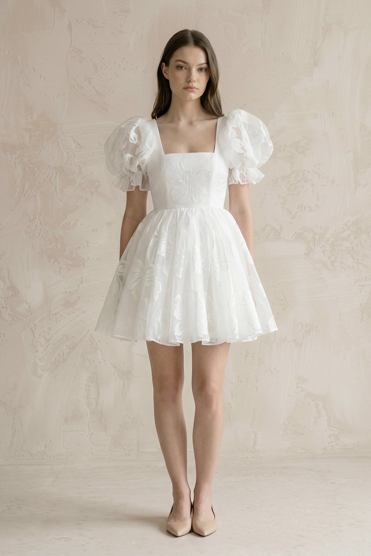 Robe de mariée blanche trapèze en dentelle à appliqués col carré - Harana