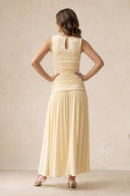 Robe jaune pastel midi coupe trapèze à encolure arrondie effet drapé - Harana
