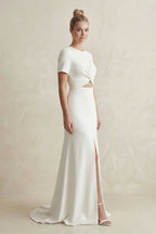Robe de mariée blanche satinée coupe fourreau à encolure arrondie et manches courtes - Harana