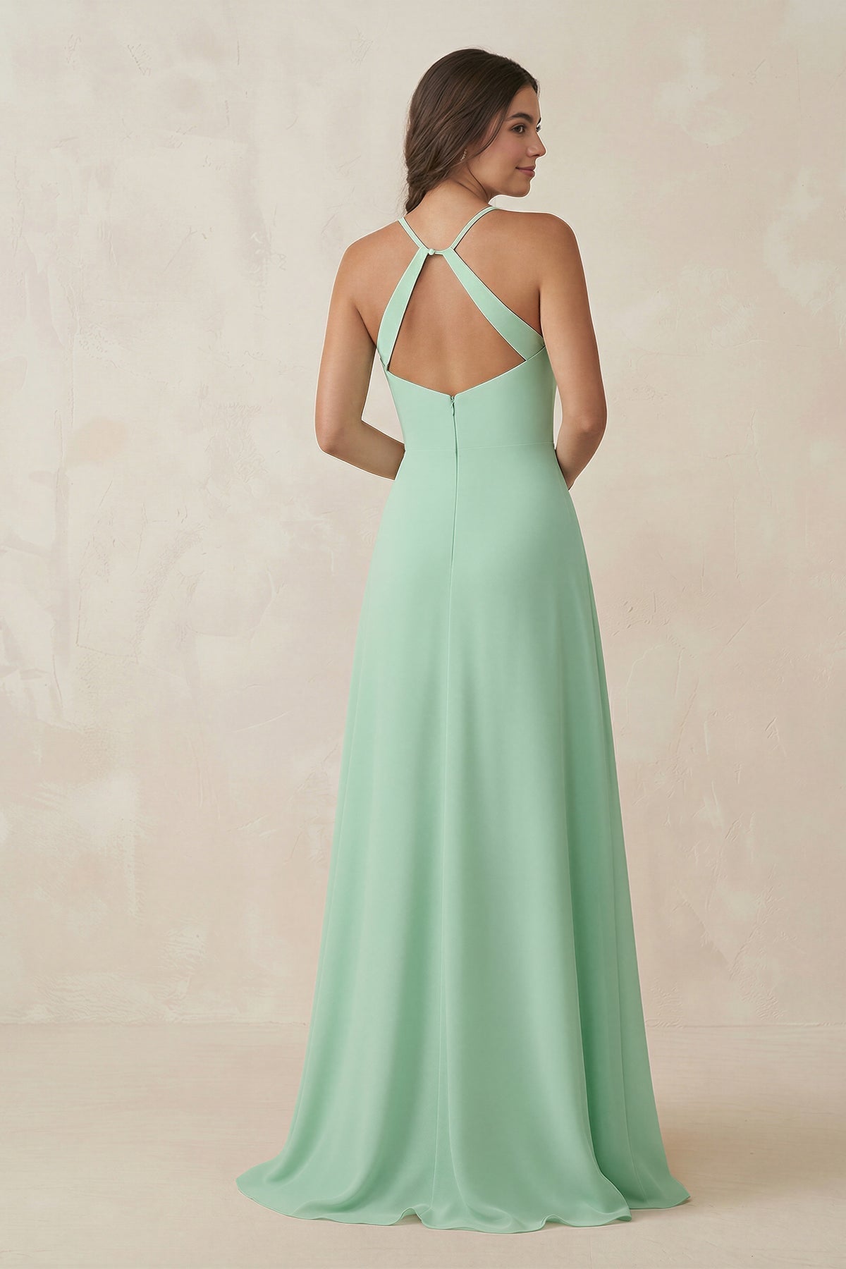 Robe demoiselle d’honneur pale pistachio longue à fines bretelles sans manches avec fente - Harana