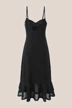 Robe noire midi coupe trapèze à fines bretelles ornée de volants - Harana