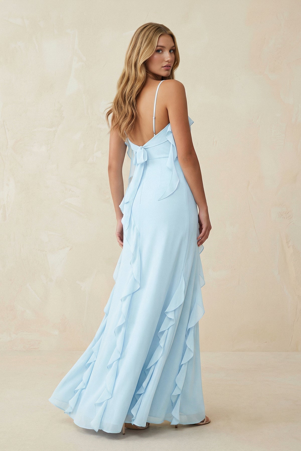 Robe demoiselle d’honneur bleu ciel longue à fines bretelles sans manches avec fente - Harana