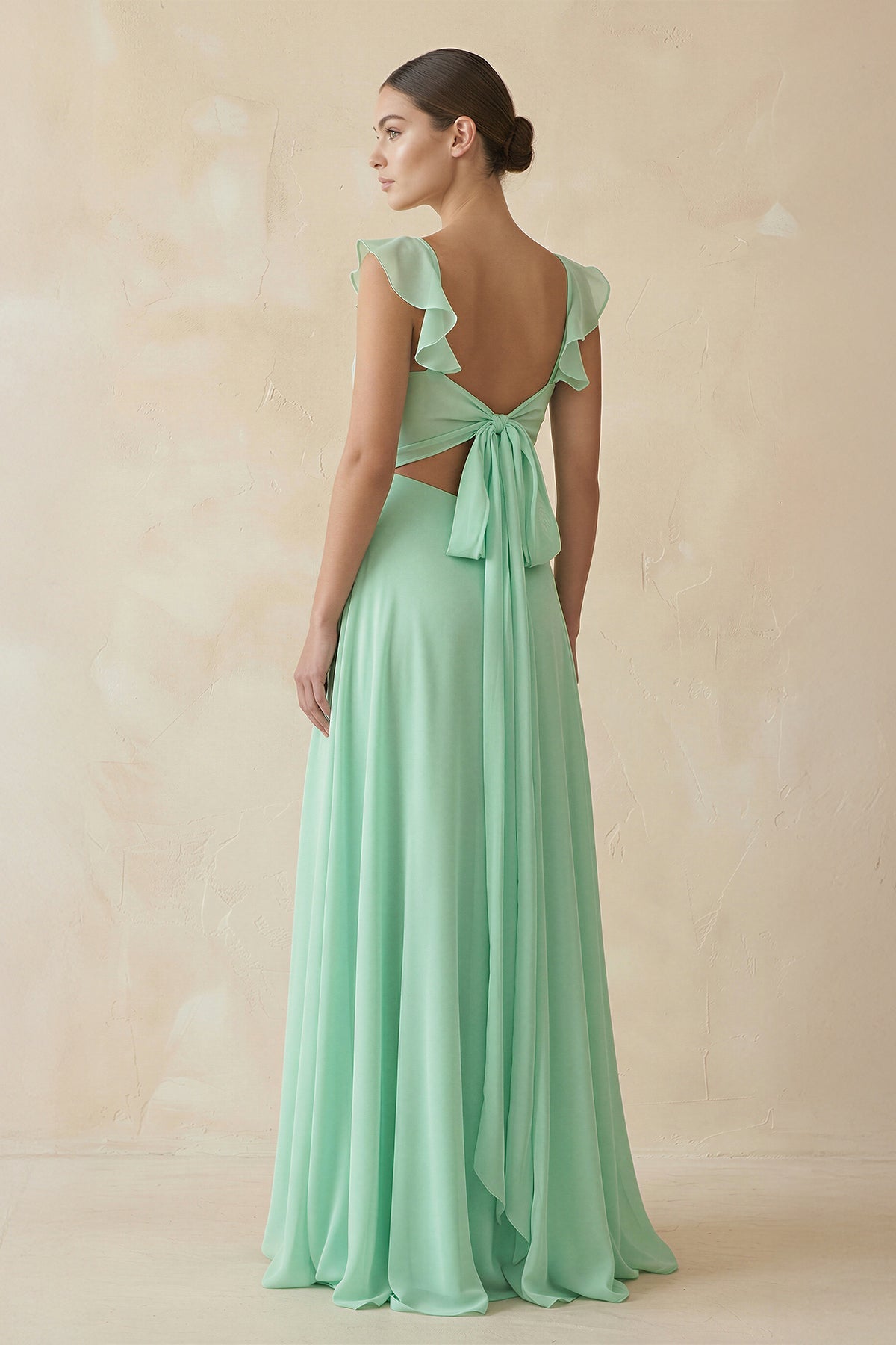 Robe demoiselle d’honneur pale pistachio longue à épaules dénudées à fines bretelles sans manches - Harana