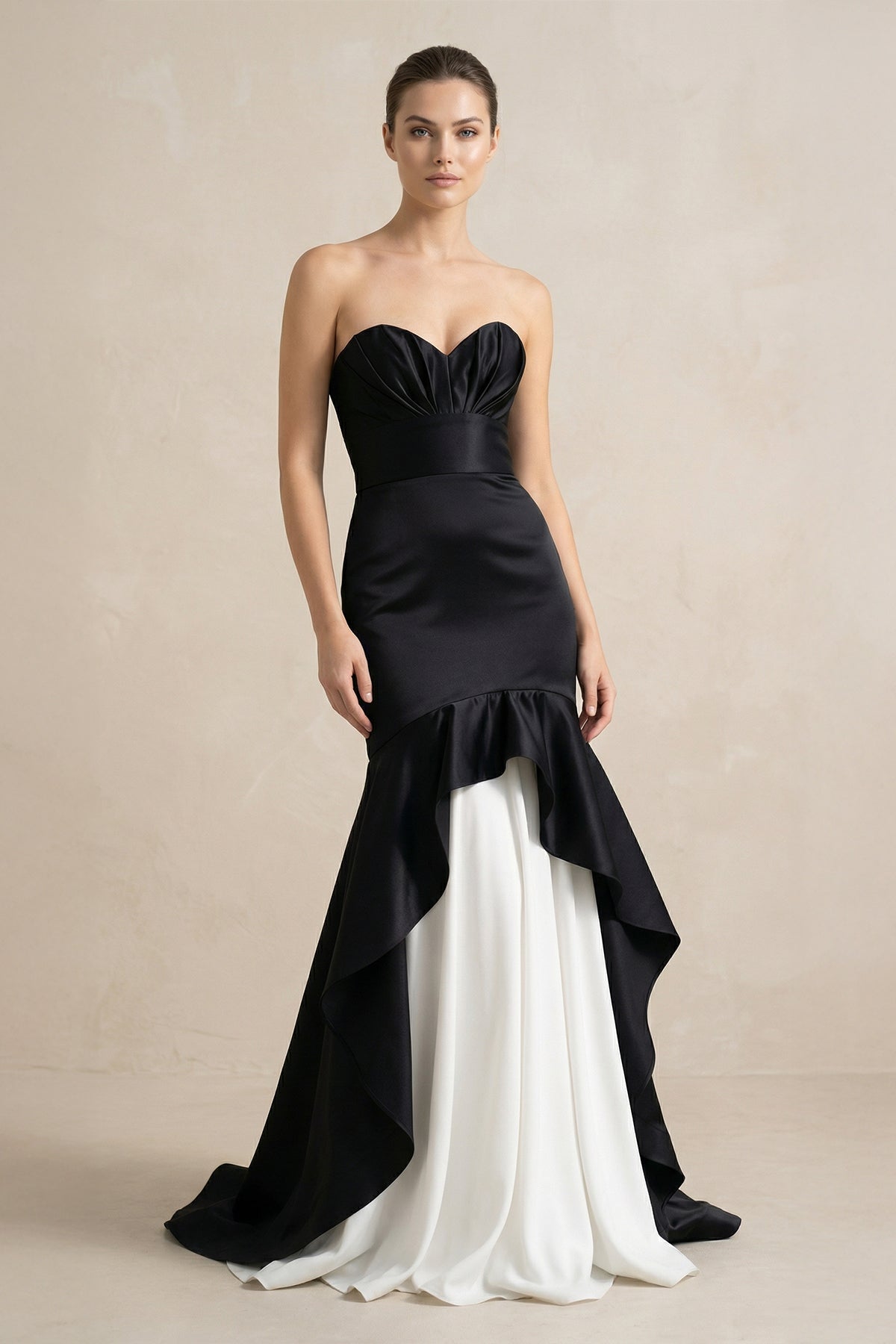 Robe longue black & white coupe sirène à volants - Harana