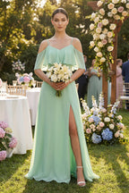 Robe demoiselle d’honneur pale pistachio longue à épaules dénudées manches courtes avec fente - Harana