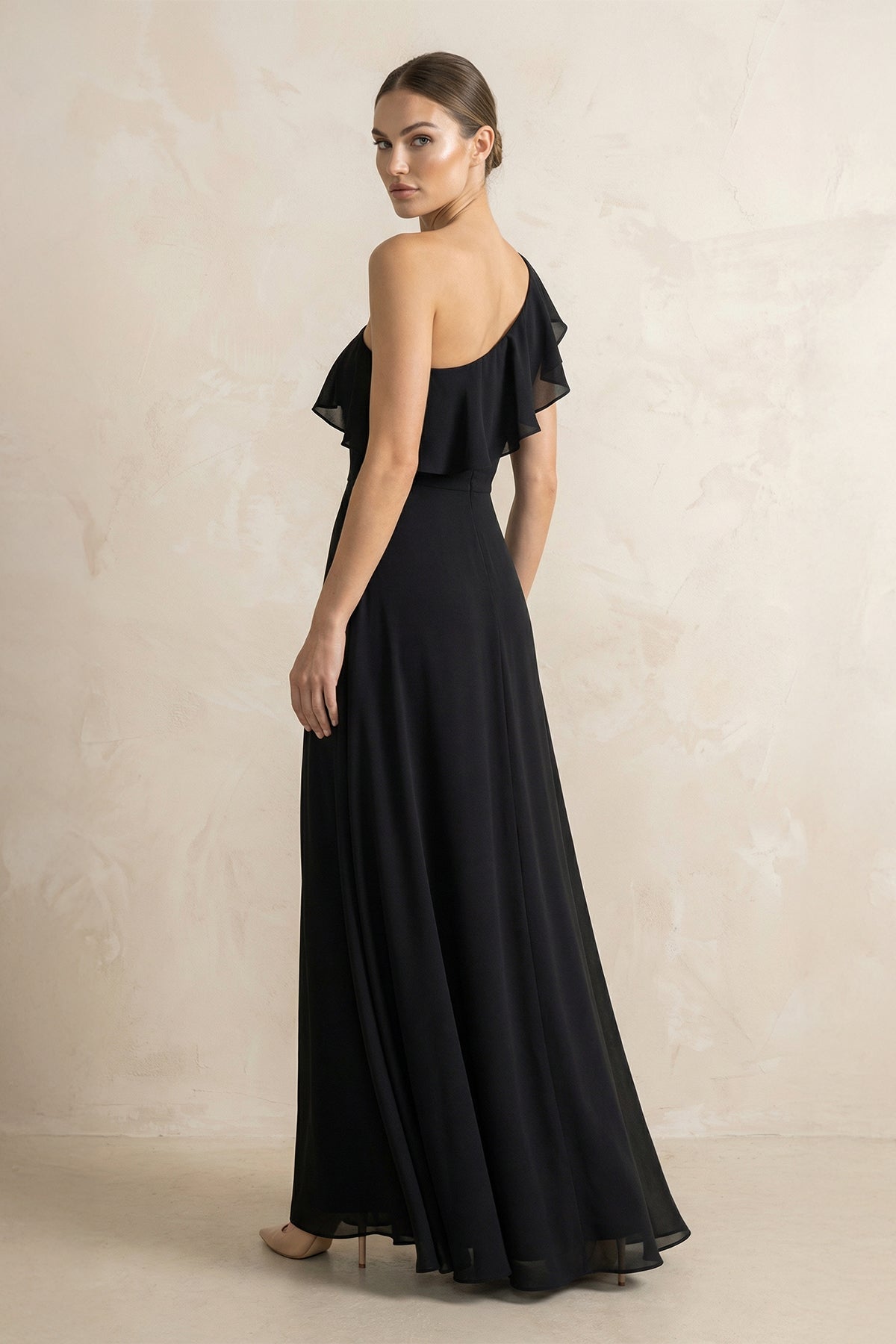 Robe demoiselle d’honneur noir longue asymétrique sans manches effet drapé - Harana