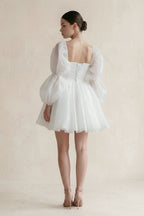 Robe de mariée courte blanc en tulle à épaules dénudées à manches longues - Harana