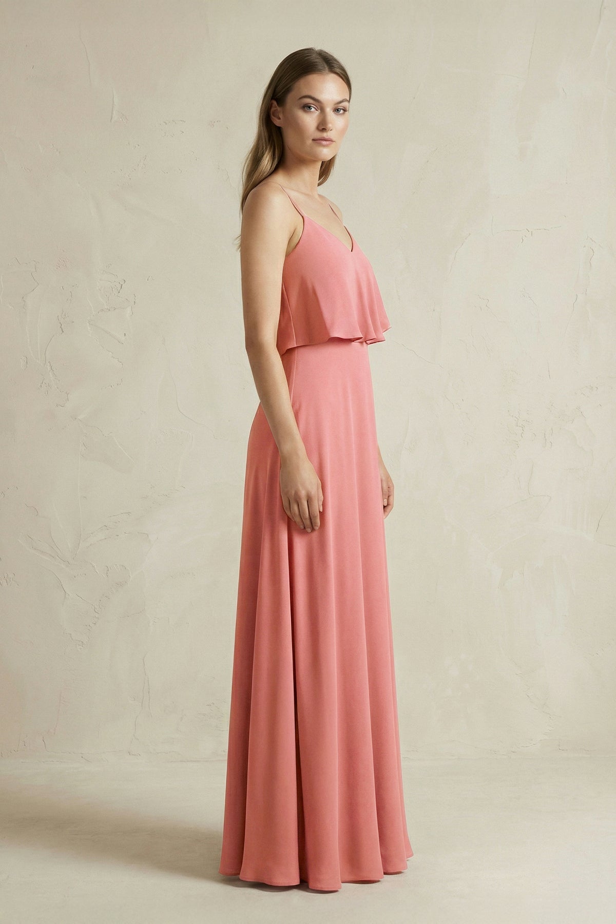 Robe demoiselle d’honneur mûre longue à fines bretelles sans manches effet drapé - Harana