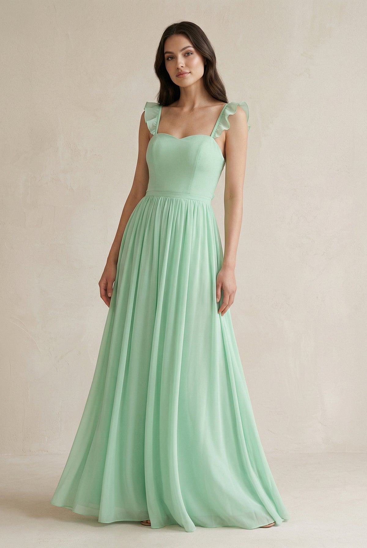 Robe demoiselle d’honneur pale pistachio longue à fines bretelles sans manches plissée - Harana