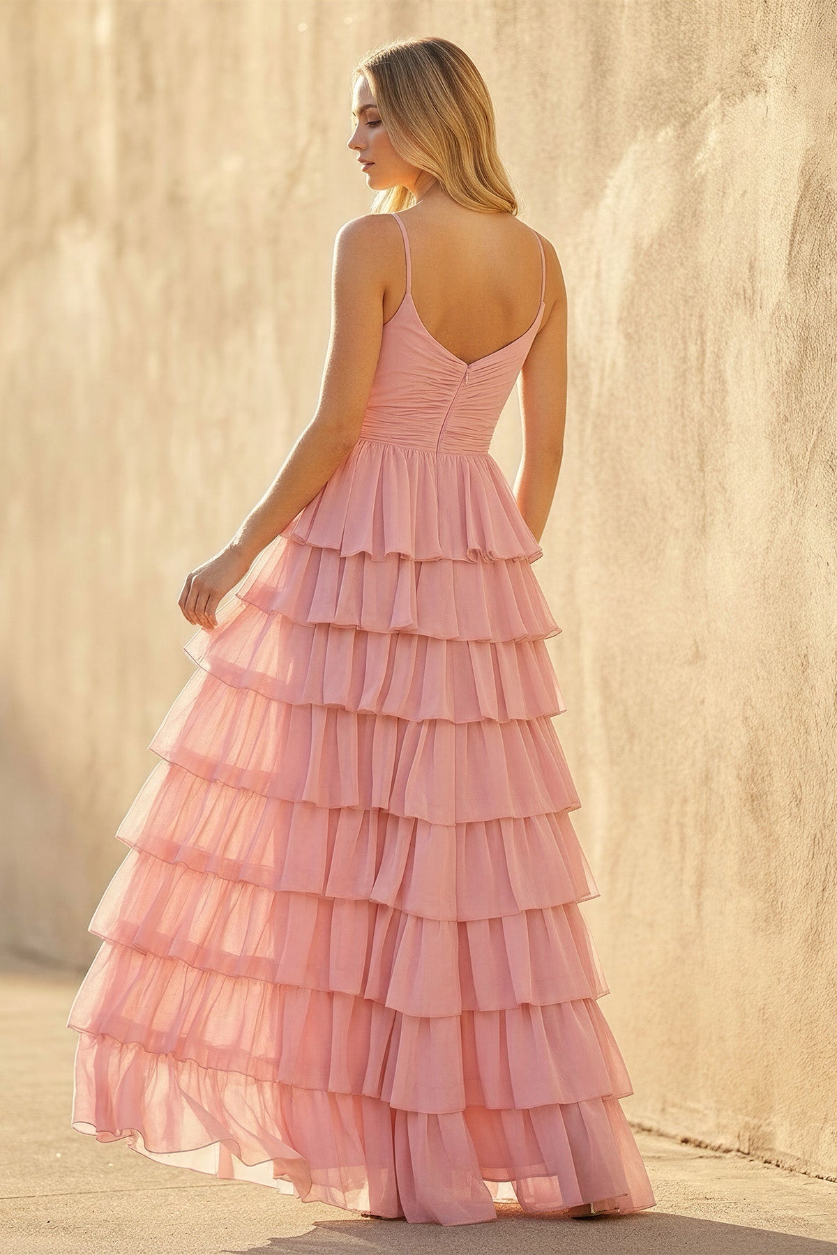 Robe longue rose à fines bretelles à volants - Harana