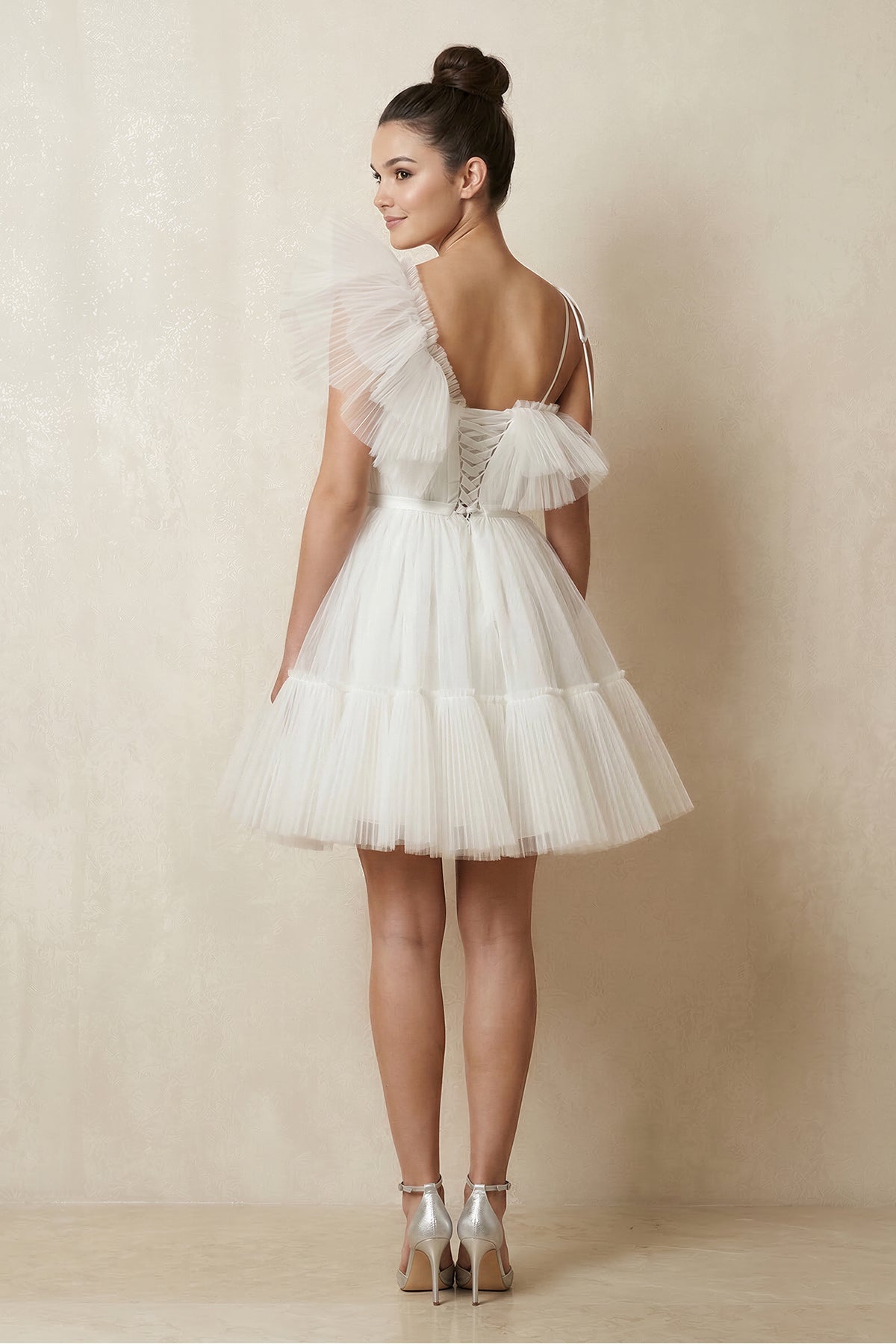 Robe de mariée ivoire trapèze en satin à corset à volants - Harana