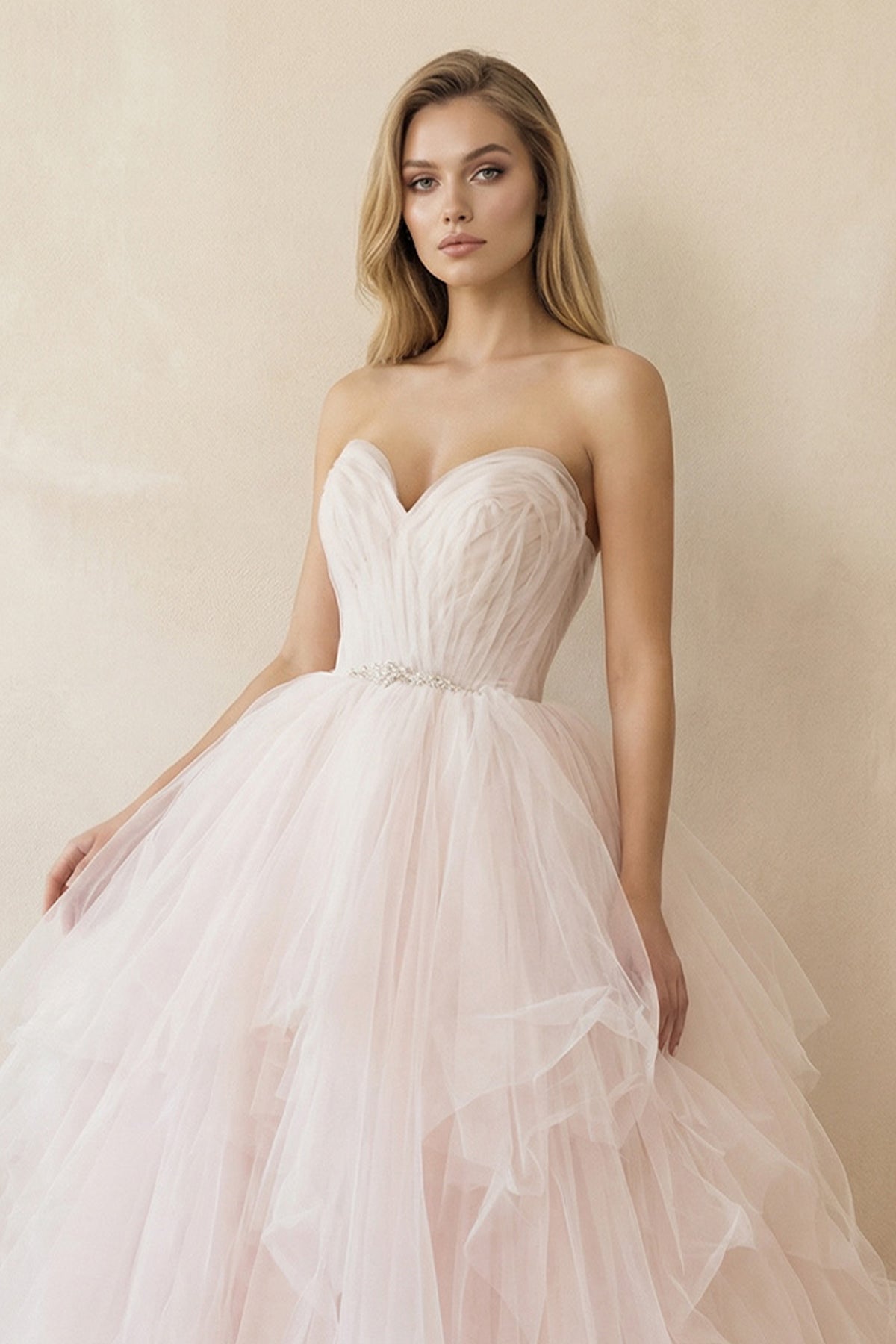 Robe de mariée rose trapèze en tulle décolleté cœur sans manches - Harana