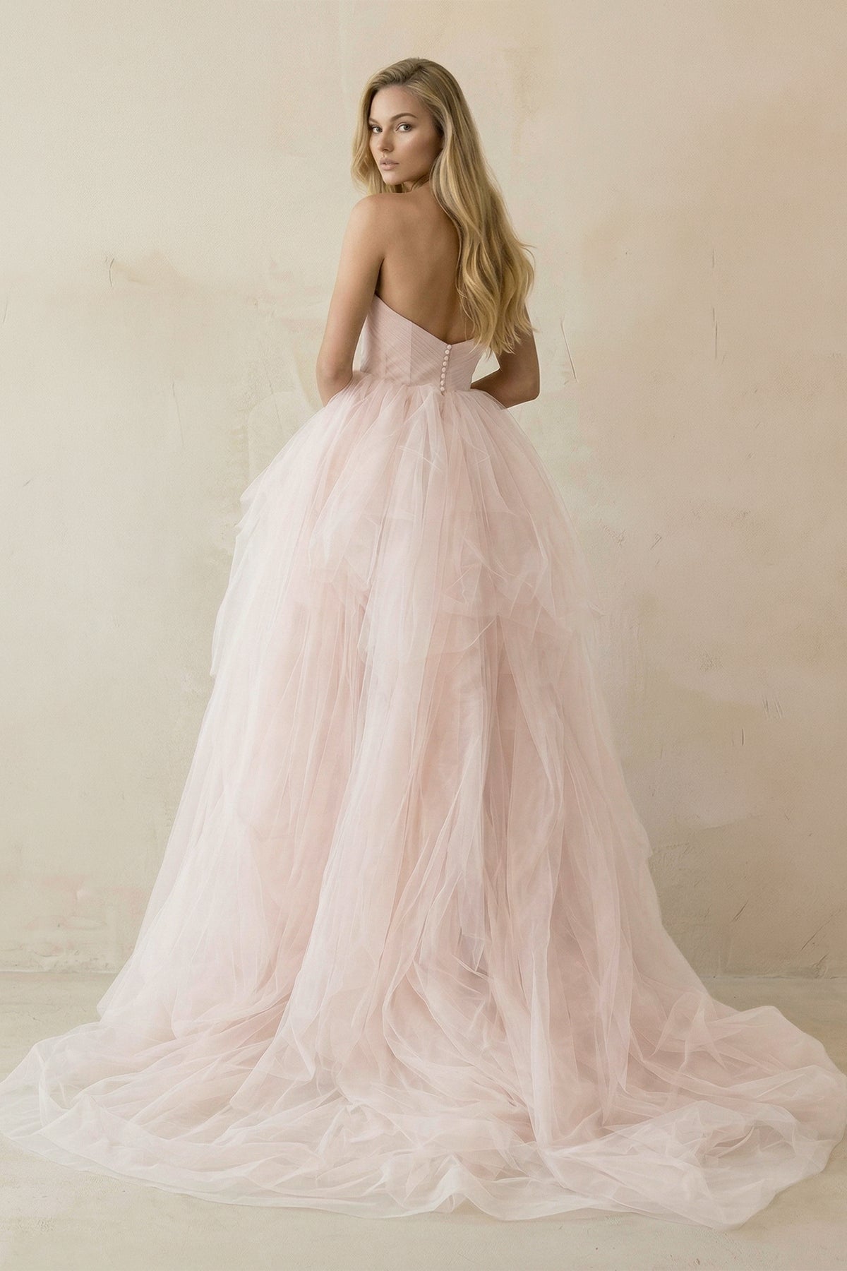 Robe de mariée rose trapèze en tulle décolleté cœur sans manches - Harana