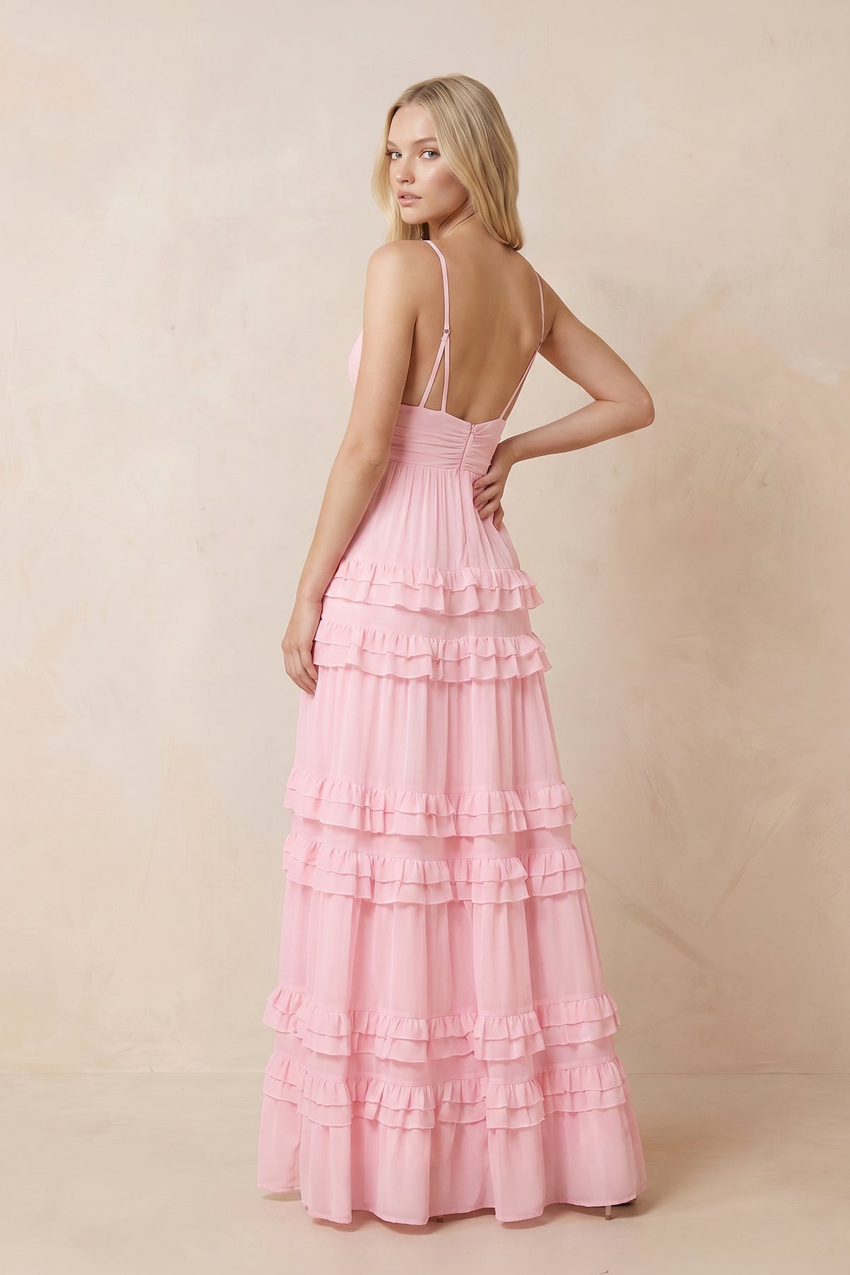 Robe rose longue en mousseline coupe trapèze à col V ornée de volants - Harana