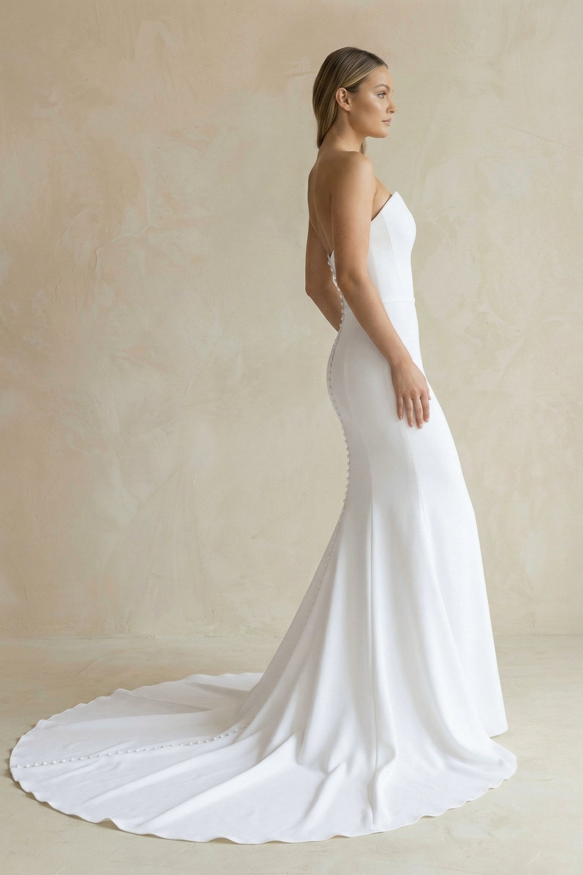 Robe de mariée blanche en satin coupe sirène bustier - Harana