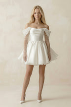 Robe de mariée courte blanc satinée à épaules dénudées à manches longues - Harana