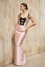 Robe longue rose satinée avec nœud - Harana