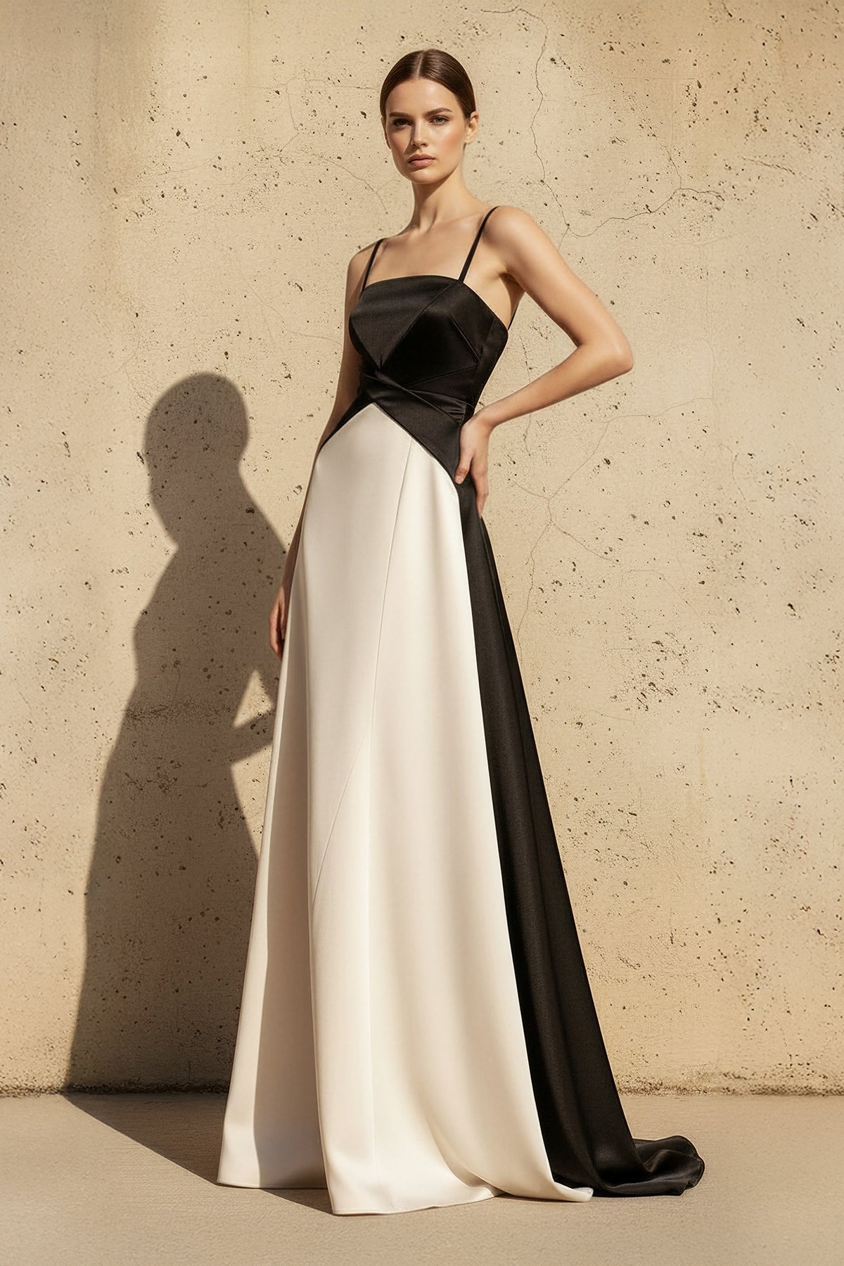 Robe longue black & ivory satinée à fines bretelles - Harana