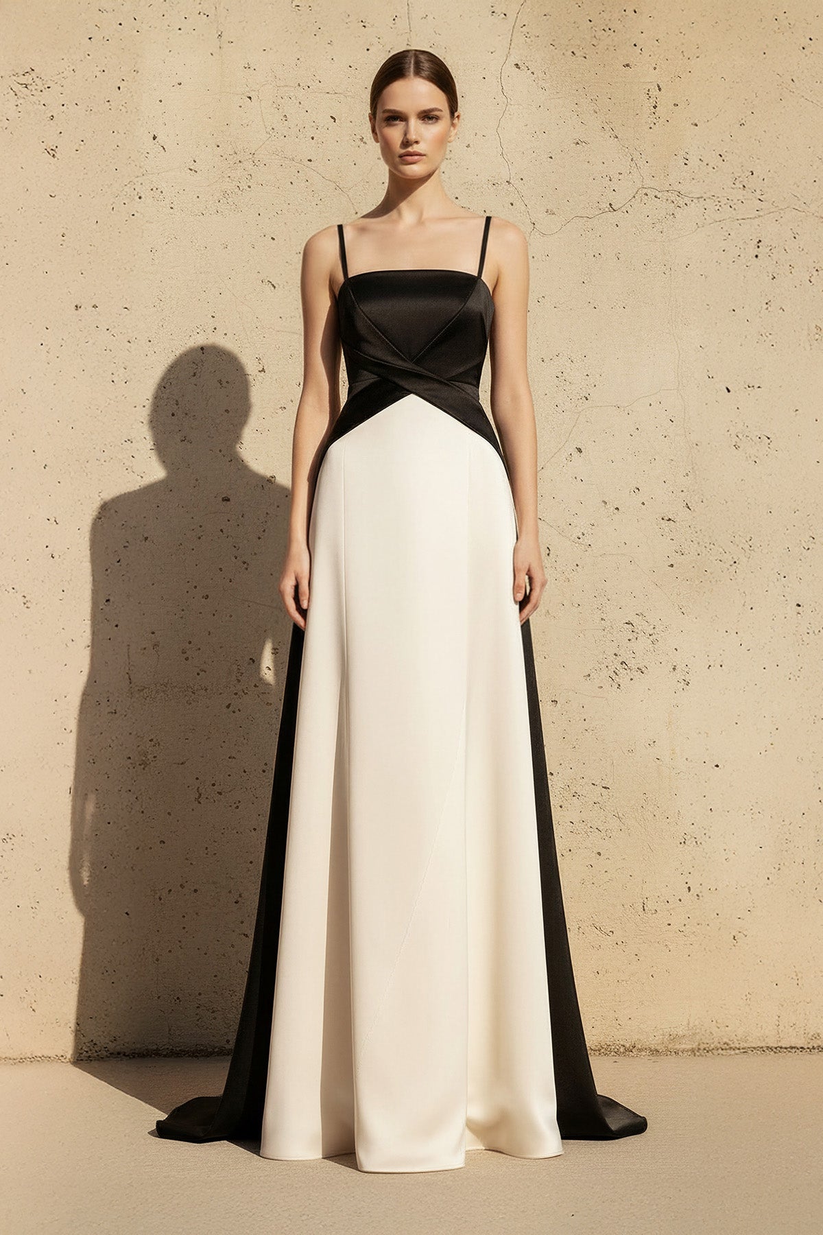 Robe longue black & ivory satinée à fines bretelles - Harana