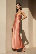 Robe midi coral pink satinée à fines bretelles - Harana