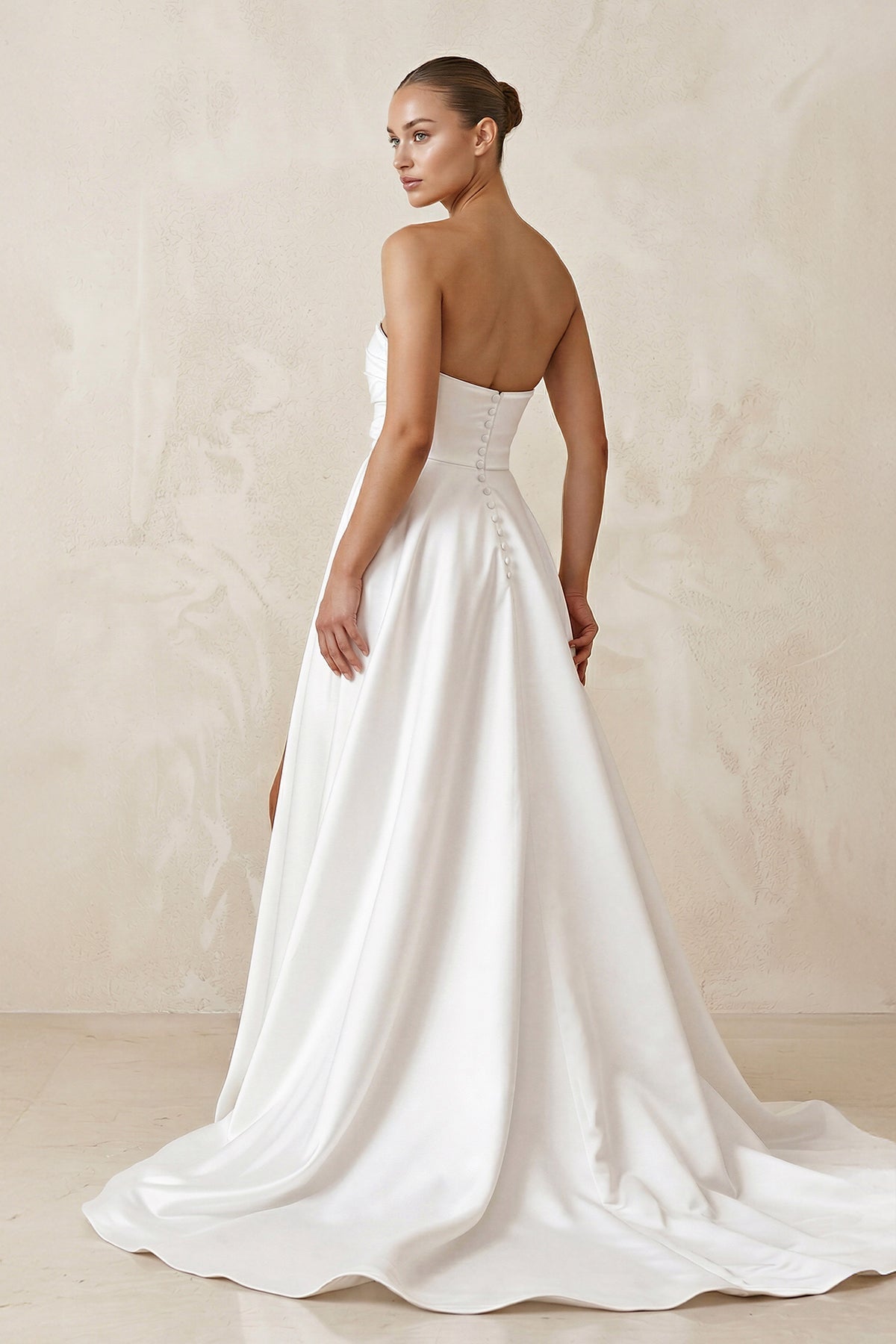 Robe de mariée blanche trapèze en satin bustier sans manches - Harana