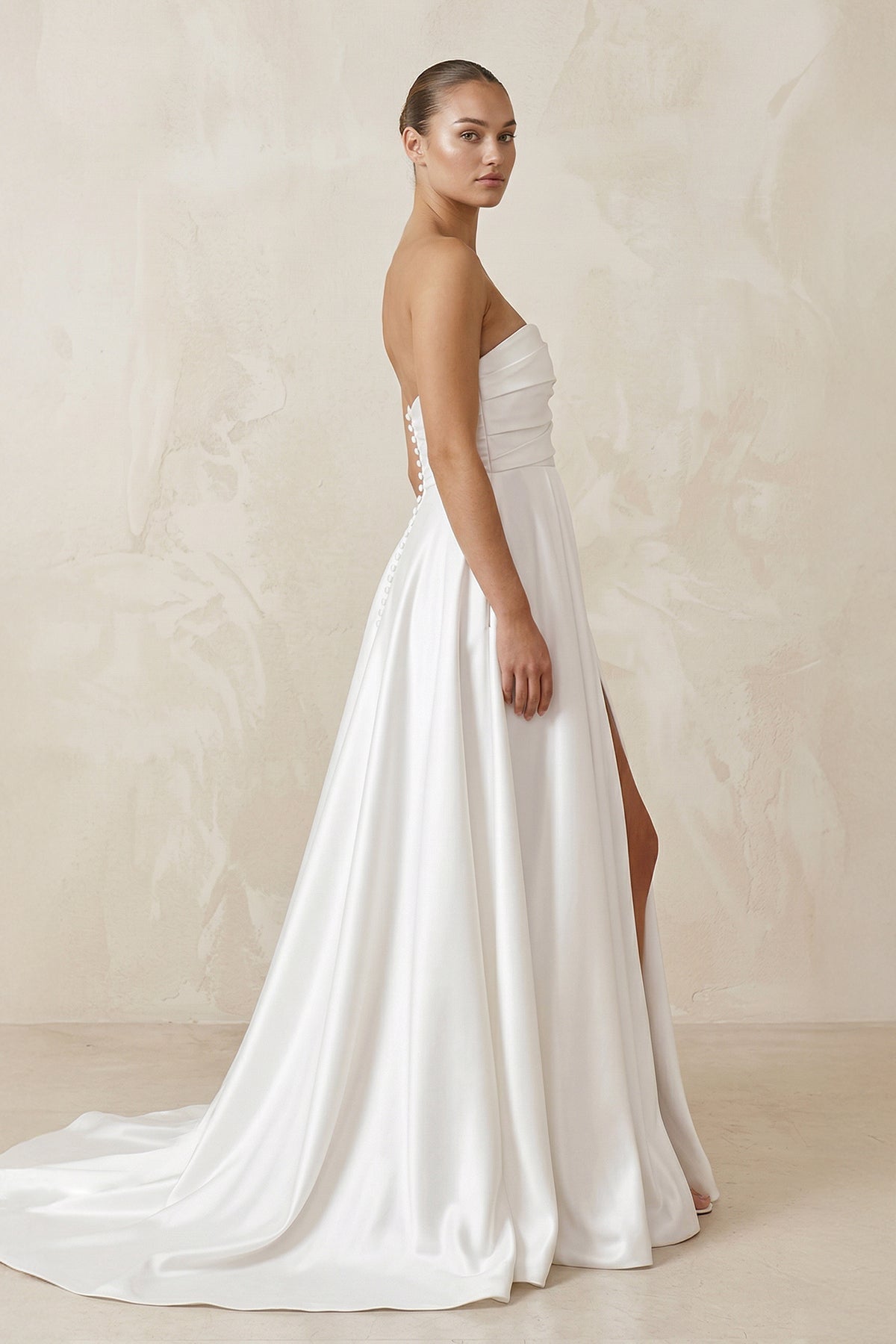 Robe de mariée blanche trapèze en satin bustier sans manches - Harana