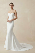 Robe de mariée blanche longue satinée coupe sirène avec traîne - Harana