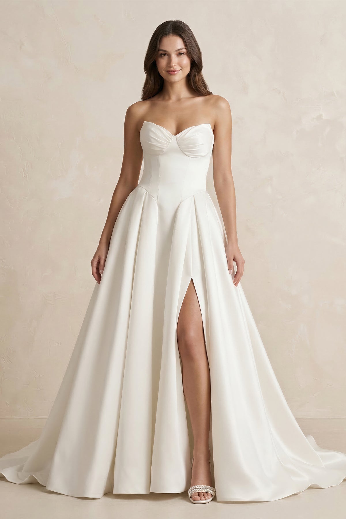 Robe de mariée ivoire trapèze en satin décolleté cœur sans manches - Harana
