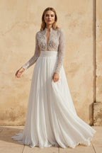 Robe de mariée blanche et nude trapèze en mousseline manches longues perlée - Harana