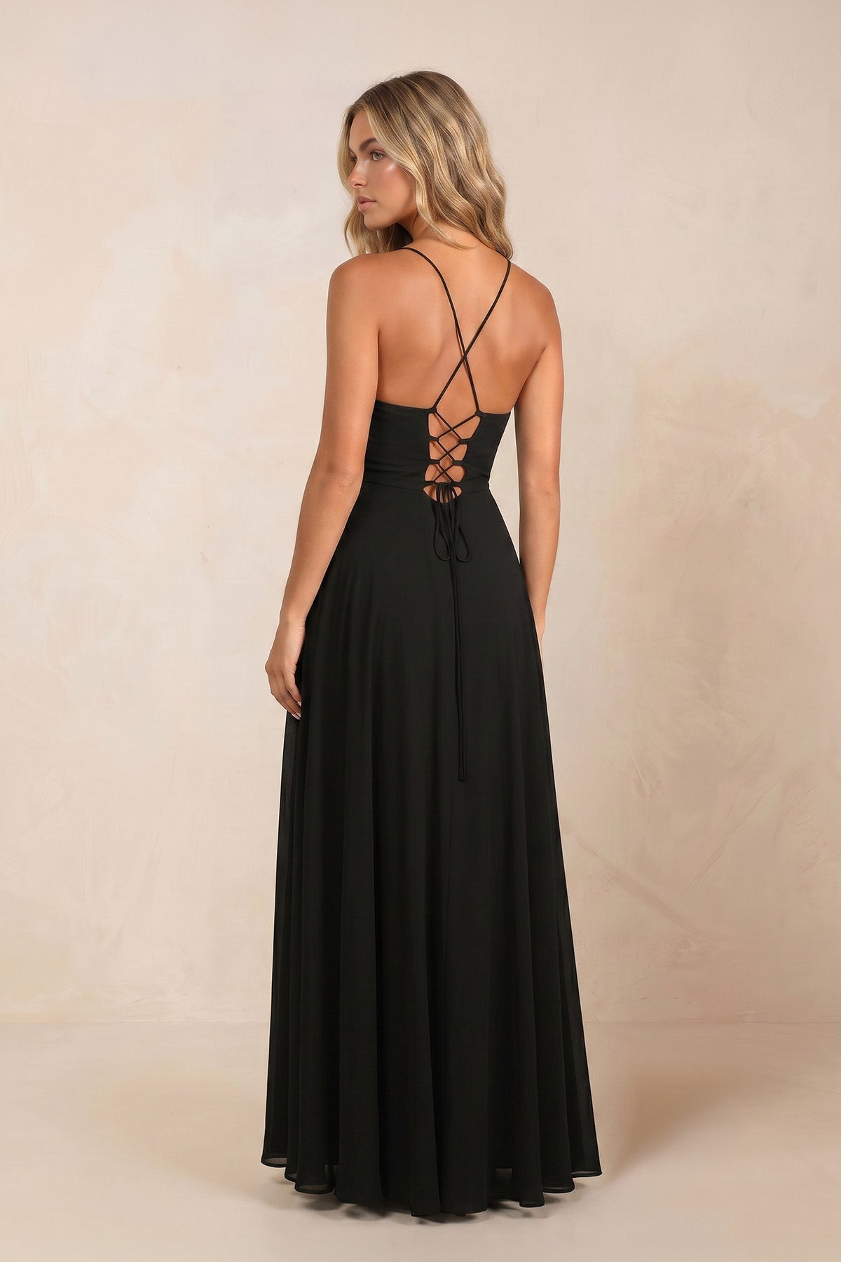 Robe noire longue en mousseline coupe trapèze à encolure arrondie - Harana