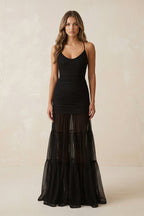 Robe de mariée noire en tulle et dentelle coupe trapèze à encolure arrondie effet drapé - Harana