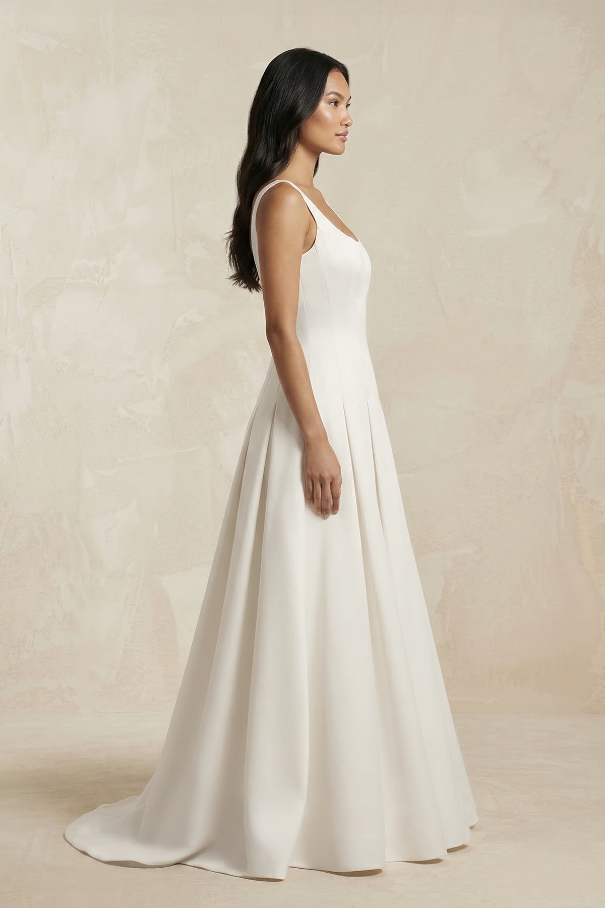 Robe de mariée ivoire trapèze en satin sans manches plissée - Harana