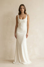 Robe de mariée ivoire satinée coupe fourreau à encolure arrondie - Harana
