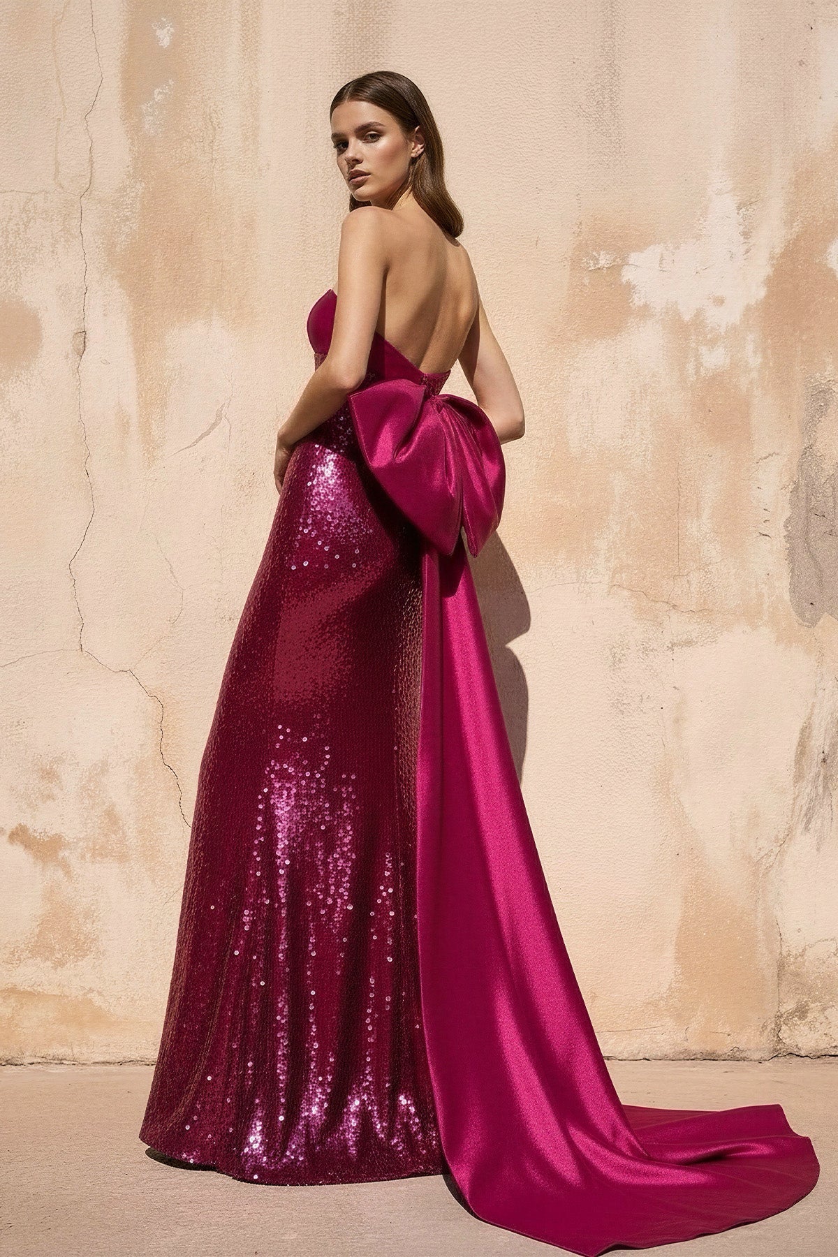 Robe longue fuchsia pailletée coupe sirène avec nœud - Harana