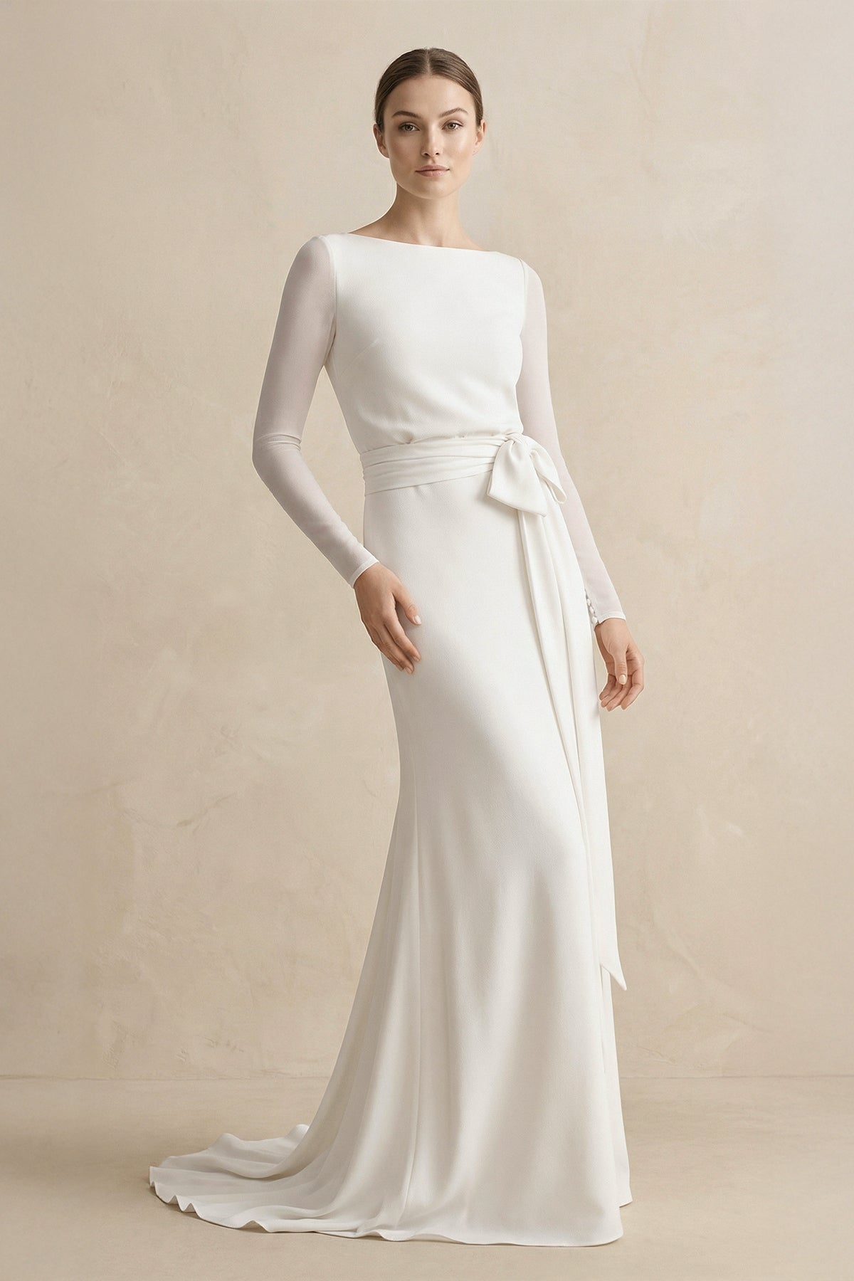 Robe de mariée blanche en mousseline coupe fourreau à encolure bateau et manches longues - Harana