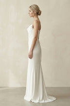 Robe de mariée blanche fourreau satinée sans manches - Harana